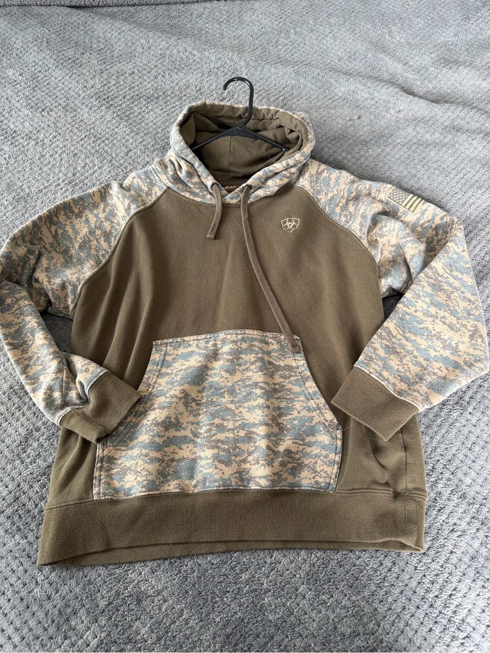 Ariat Olive Green & Tan Camo Hooded Pullover